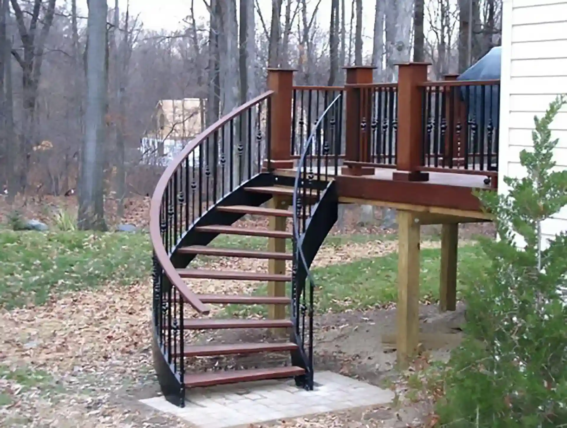 Deck with curved railing and curved steps