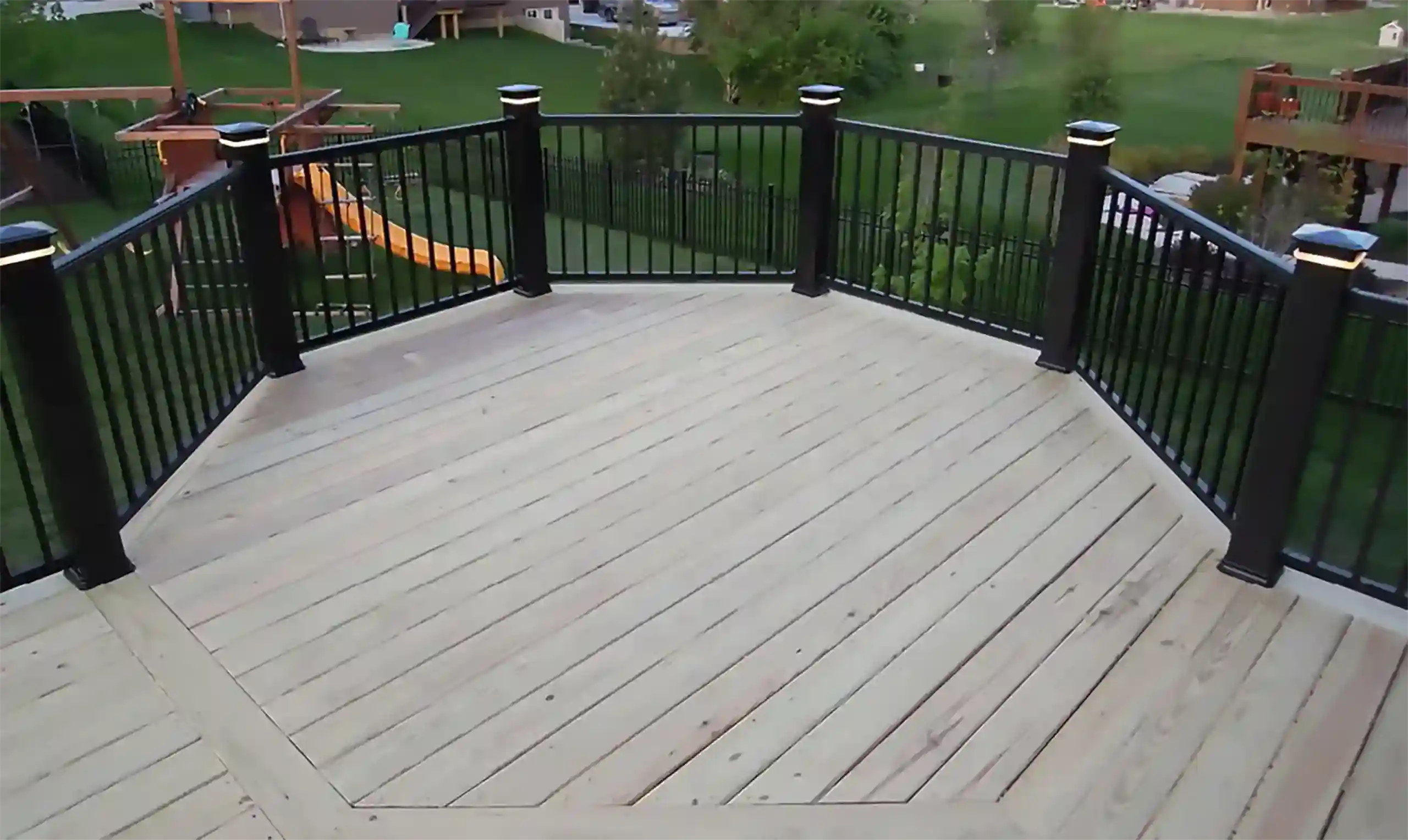 Photo of curved decking and curved railing