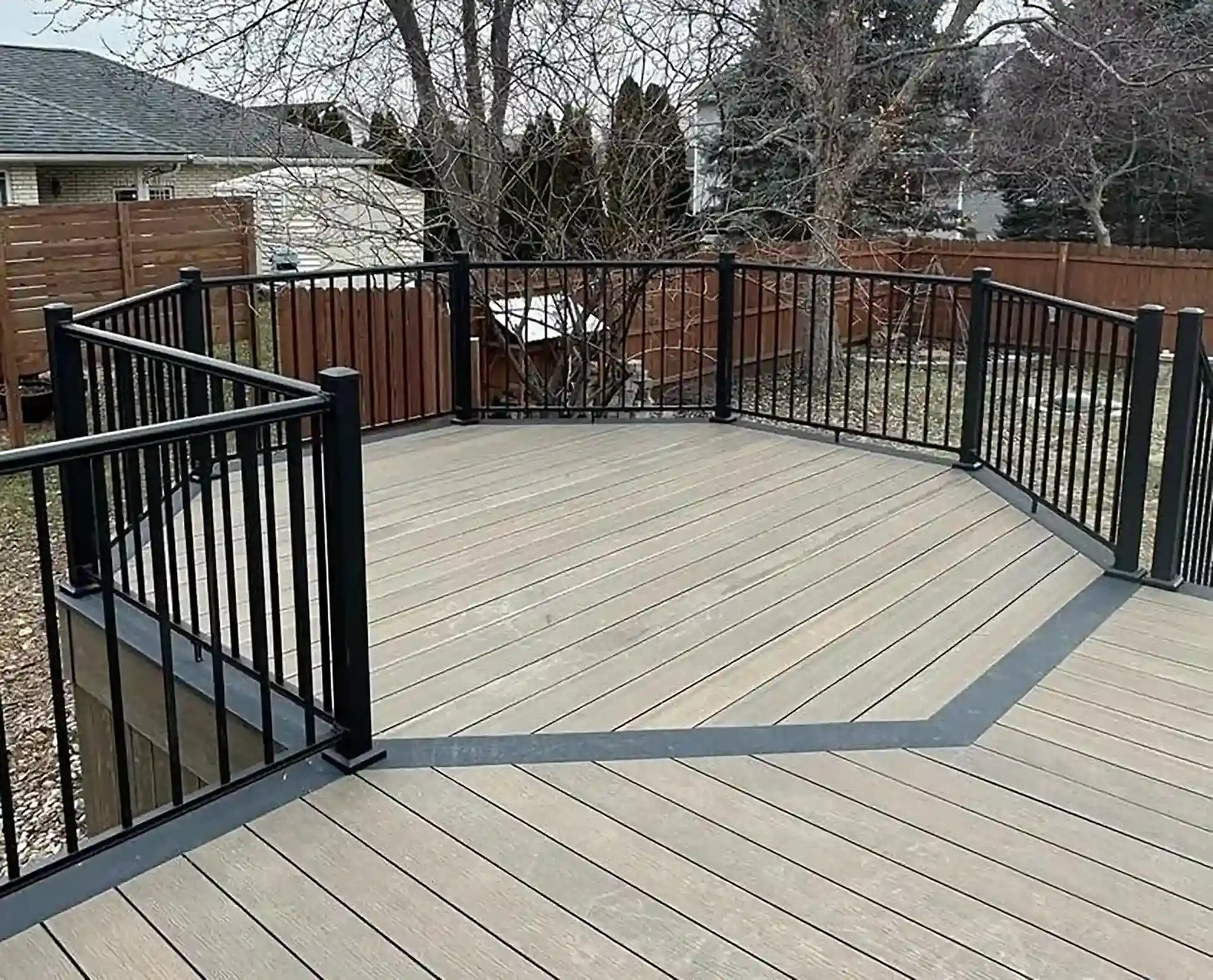 Photo of curved decking with curved railing